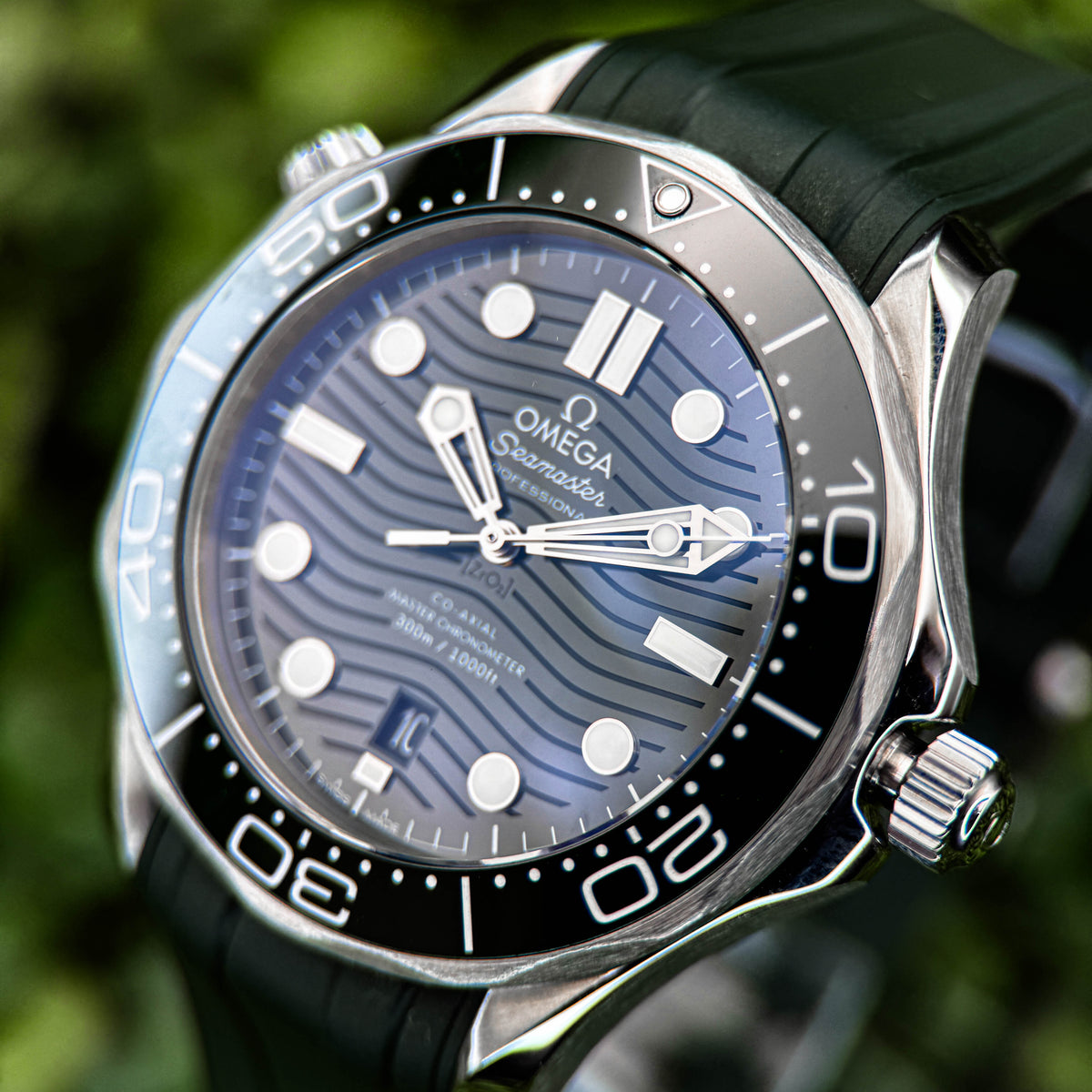 Omega Seamaster Diver 300M Co-Axial Master Chronometer — Green Ceramic, 42mm