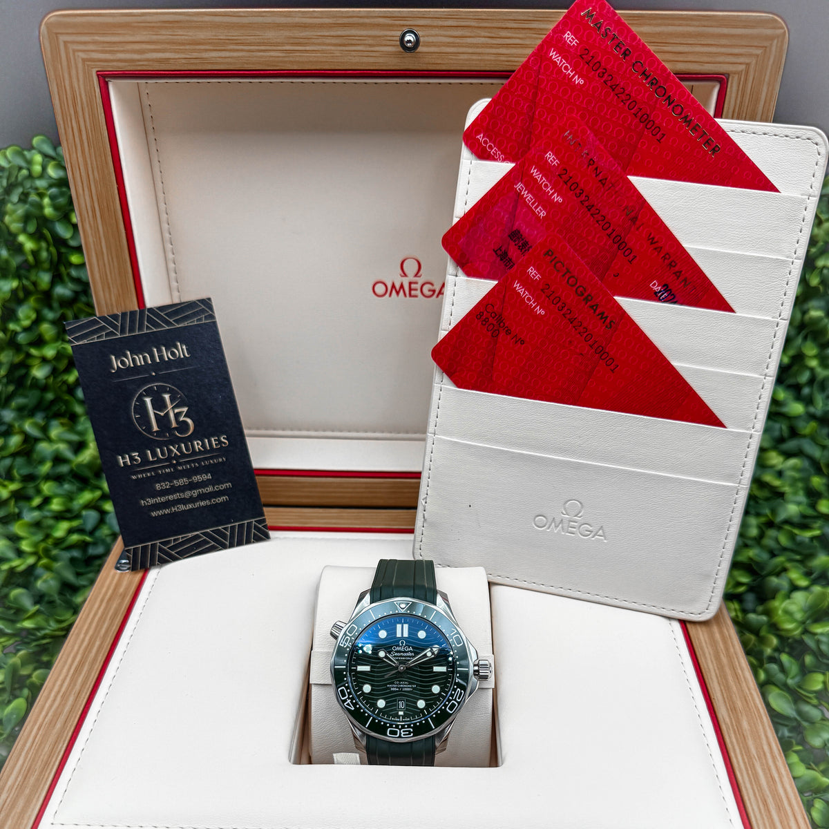Omega Seamaster Diver 300M Co-Axial Master Chronometer — Green Ceramic, 42mm